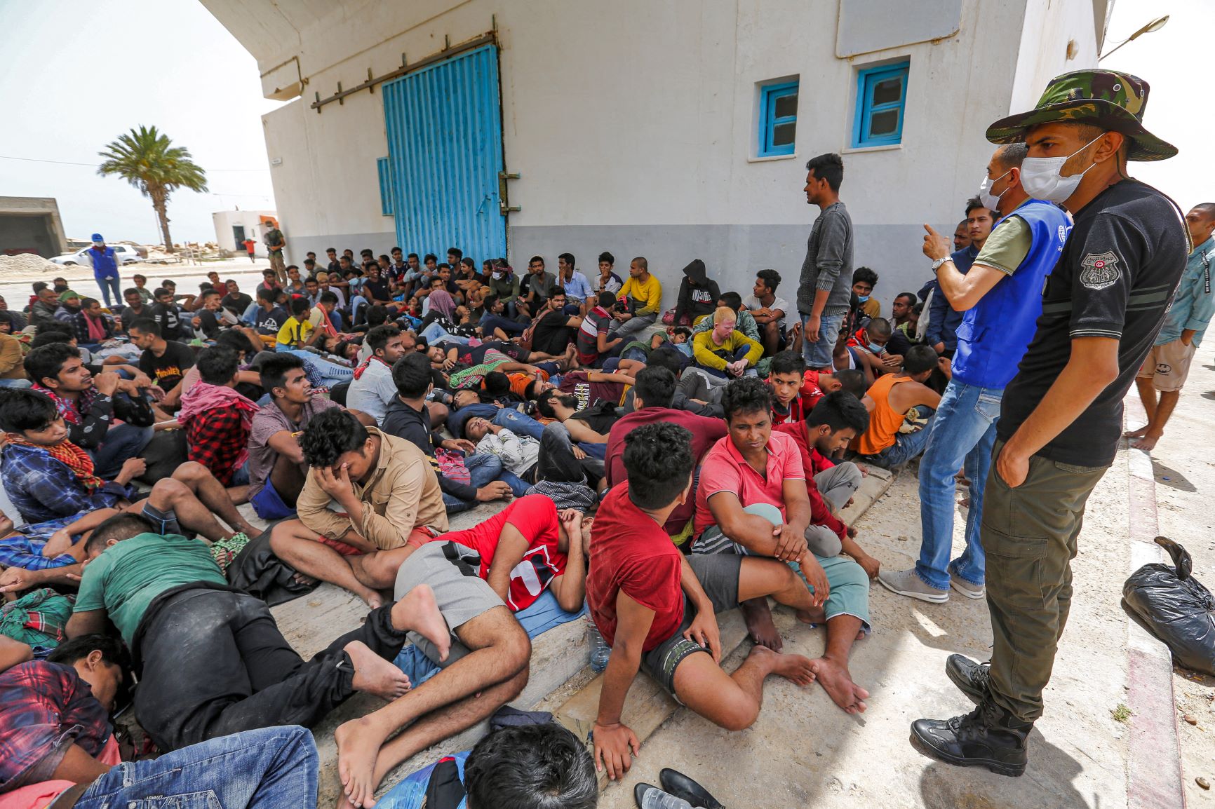 La Tunisie secourt 267 migrants partis de Libye par la mer
