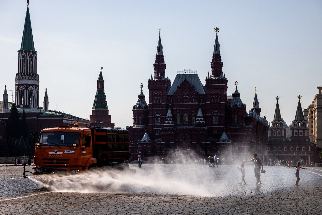 Virus: la Russie rongée par le variant Delta qui contrarie la levée mondiale des restrictions