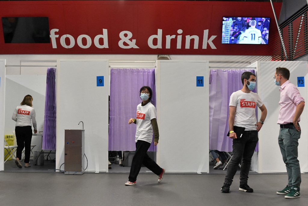 En pleine flambée du variant Delta, la vaccination jusque dans les stades à Londres