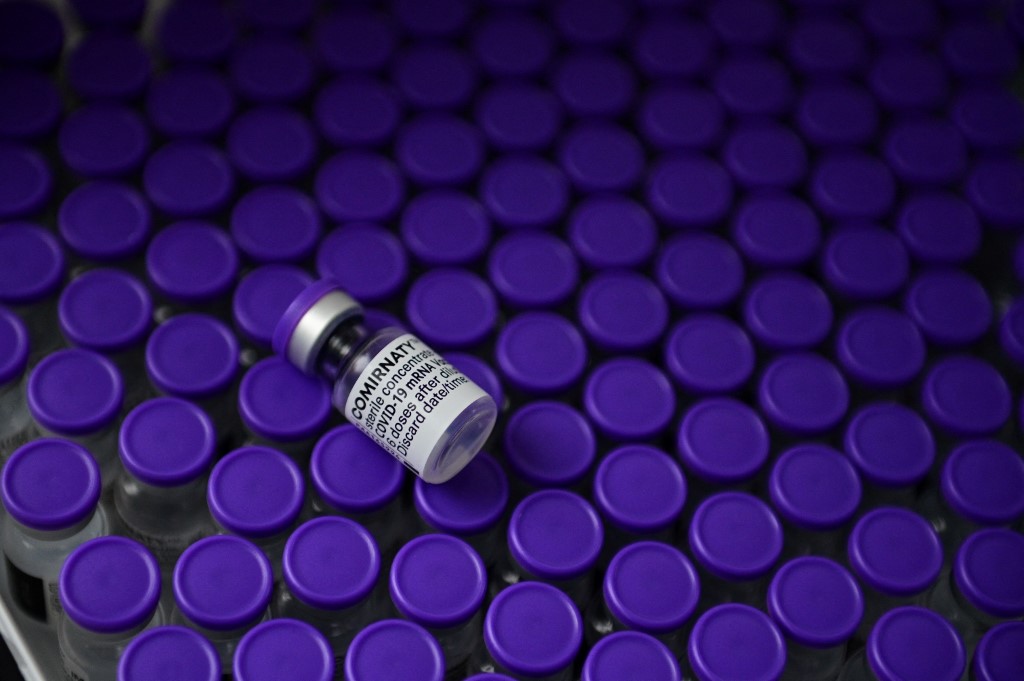 Covid: Le taux d'incidence ne baisse plus en France, mais la vaccination s'accélère annonce le gouvernement