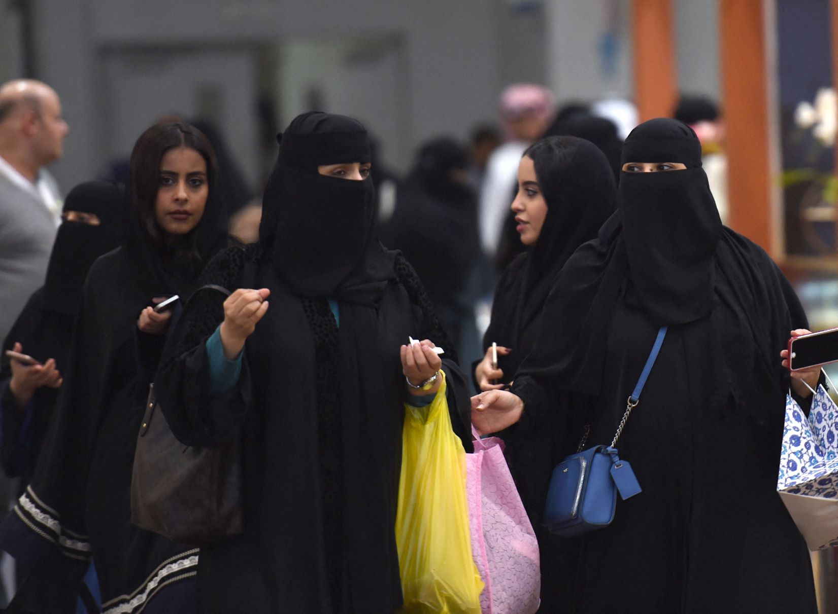 Féminisation des emplois: quand l’Occident ne veut pas comprendre le changement en Arabie saoudite