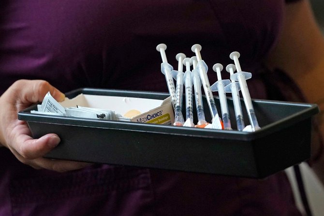 Anesthésie et vaccin anti-Covid-19 peuvent aller de pair, affirme un expert médical saoudien