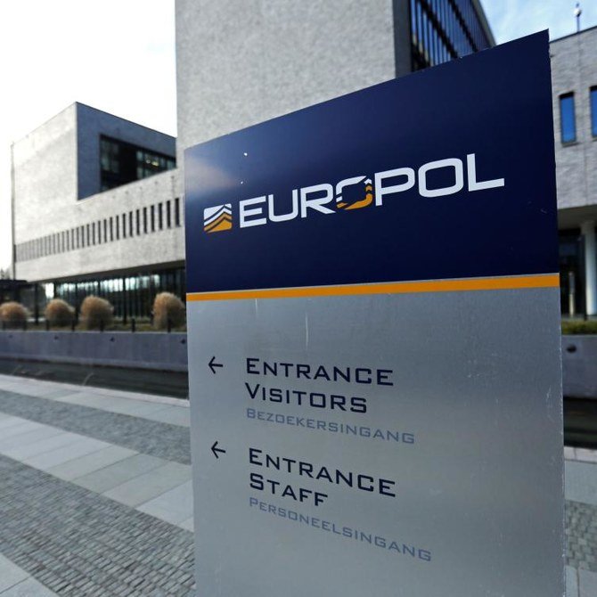 Europol: 800 arrestations dans un géant coup de filet contre le crime organisé