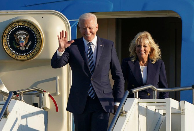 Biden arrive en Europe avec dans ses valises la promesse de vaccins pour le monde