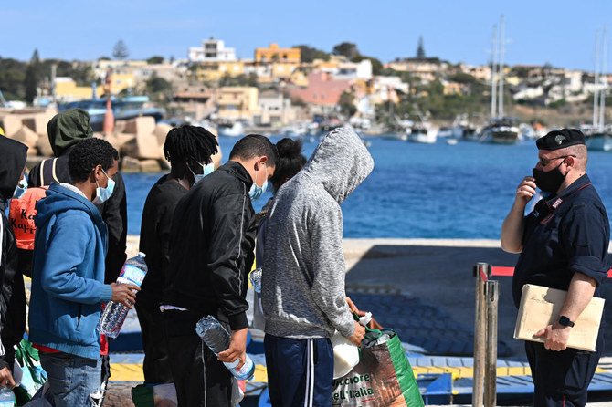 Lampedusa, qui est plus proche de l’Afrique que du territoire italien, est l’une des principales destinations des trafiquants d’êtres humains basés en Libye (Fichier/AFP)