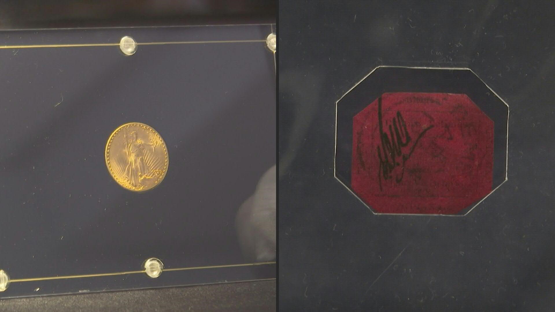 La pièce Double Eagle de 1933 dans une vitrine (estimée à 10/15 millions de dollars) (Photo, AFP)