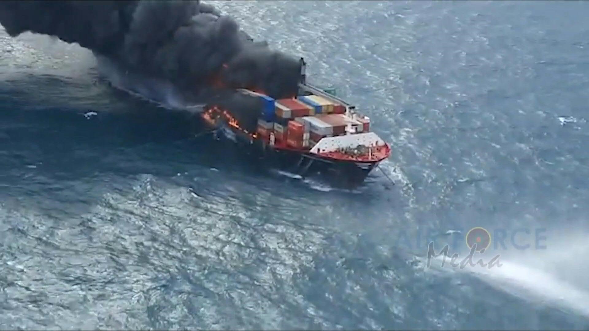Sri Lanka: le feu éteint après 13 jours d'incendie sur le navire en perdition