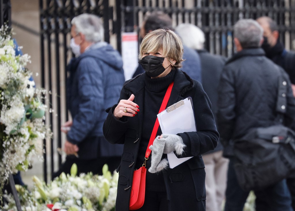 La directrice de l'agence Bestimage Michèle Marchand assiste aux obsèques de la journaliste française et directrice de l'hebdomadaire Paris-Match (AFP)