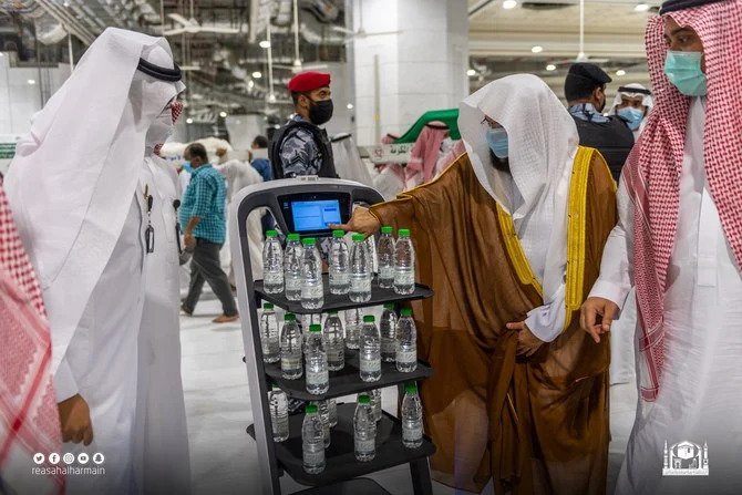 L'Arabie saoudite dévoile un robot programmé pour étancher la soif des pèlerins