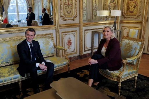 Le président français Emmanuel Macron assiste à une réunion avec la chef du parti d'extrême droite français Rassemblement national (RN) Marine Le Pen à l'Elysée à Paris, France, le 6 février 2019 (Photo, AFP)