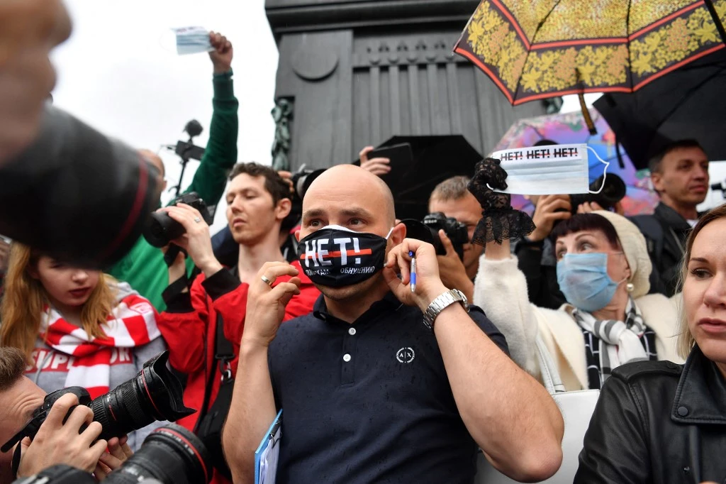 Russie: perquisitions chez des opposants, l'ex-dirigeant d'Open Russia incarcéré