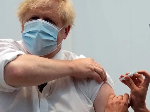 Johnson appelle le G7 à «vacciner le monde» d'ici la fin 2022