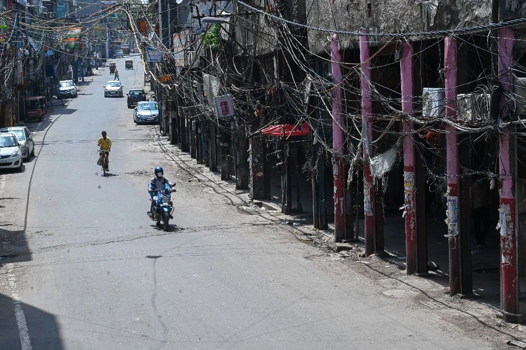 Inde: New Delhi et Bombay se déconfinent progressivement après une baisse des infections