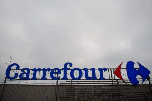 Injures racistes contre une caissière: la cliente en garde à vue