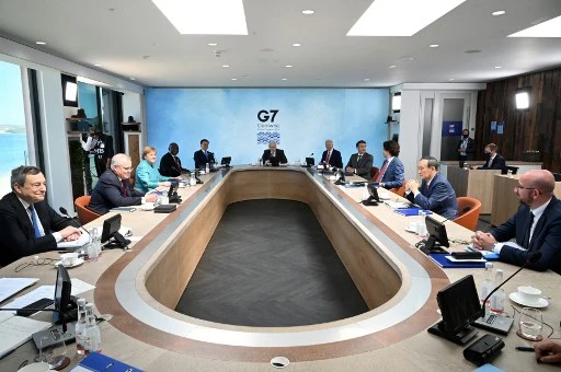 Le G7 s'accorde sur la pandémie et riposte à la Chine