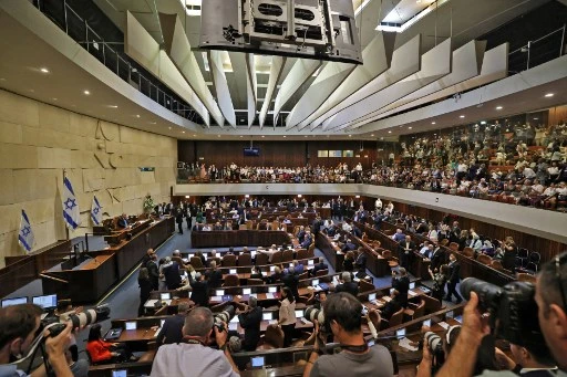 La Knesset approuve la nouvelle coalition et écarte Netanyahou du pouvoir