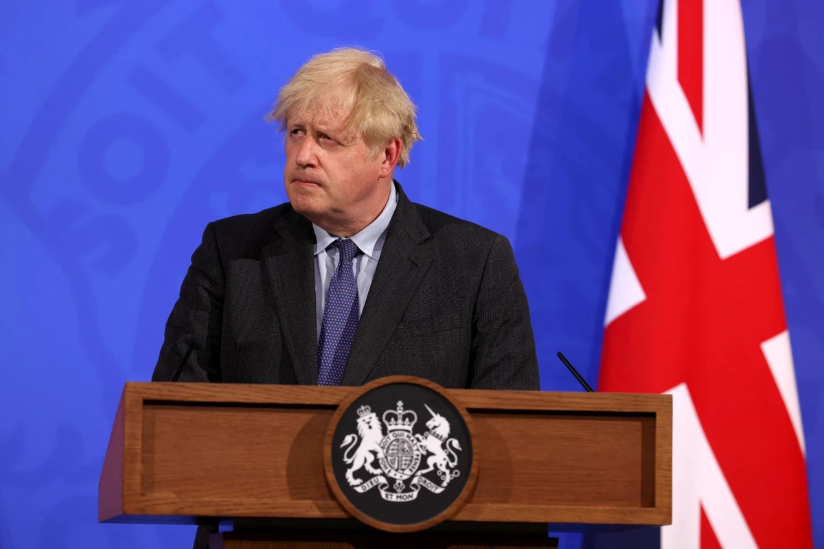 Dépassé par le variant Delta, Boris Johnson met en pause le déconfinement