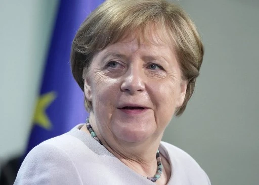 La chancelière allemande Angela Merkel s'adresse aux médias lors d'une conférence de presse conjointe avec le président de la Commission européenne à l'issue d'une réunion à Berlin, en Allemagne, le 22 juin 2021 (Photo, AFP)