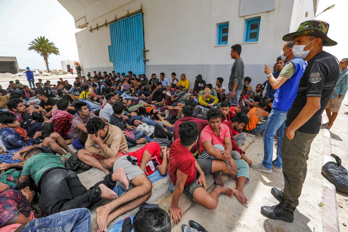 La Tunisie secourt 267 migrants partis de Libye par la mer
