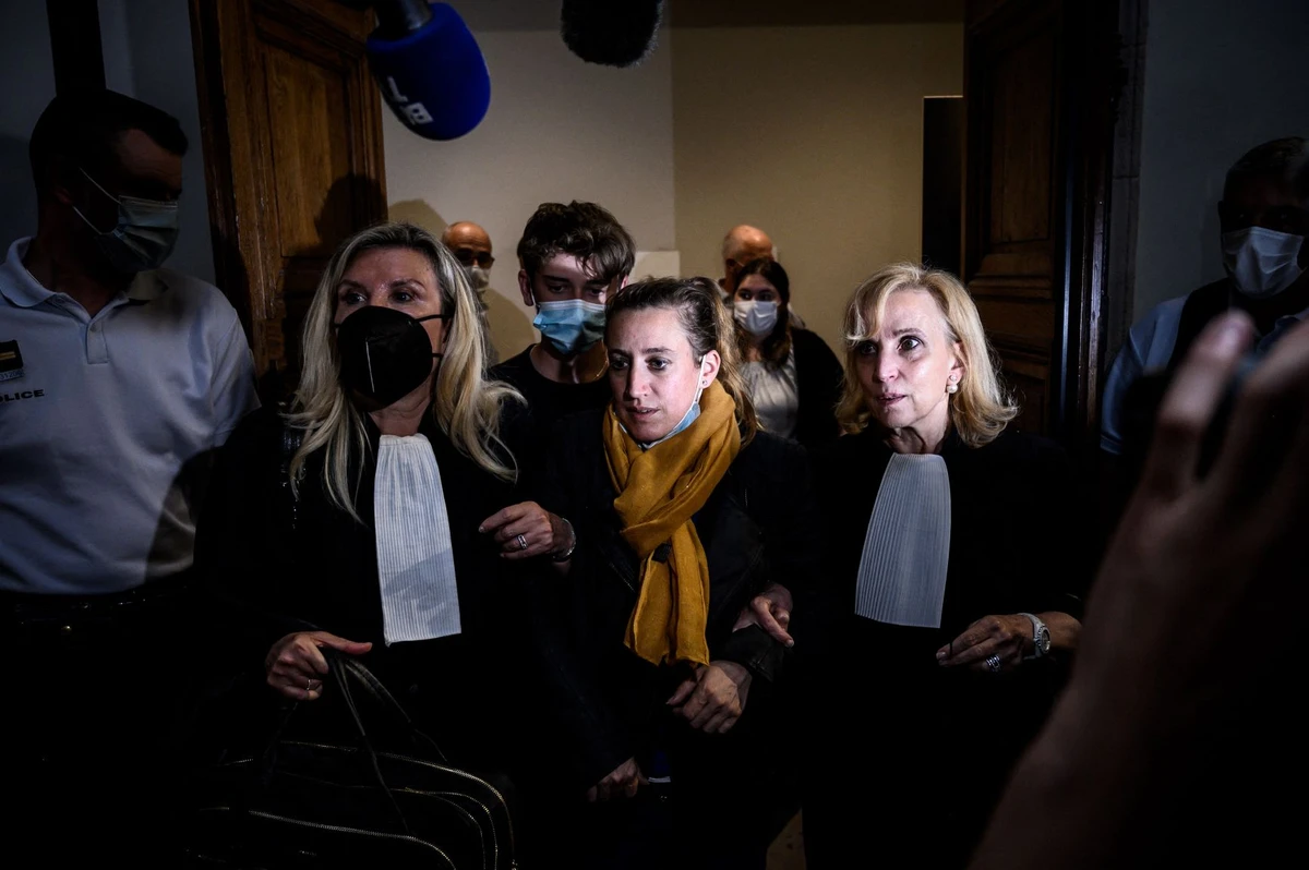 Une Française qui a tué son mari violent condamnée d'une peine symbolique et ressort libre du tribunal