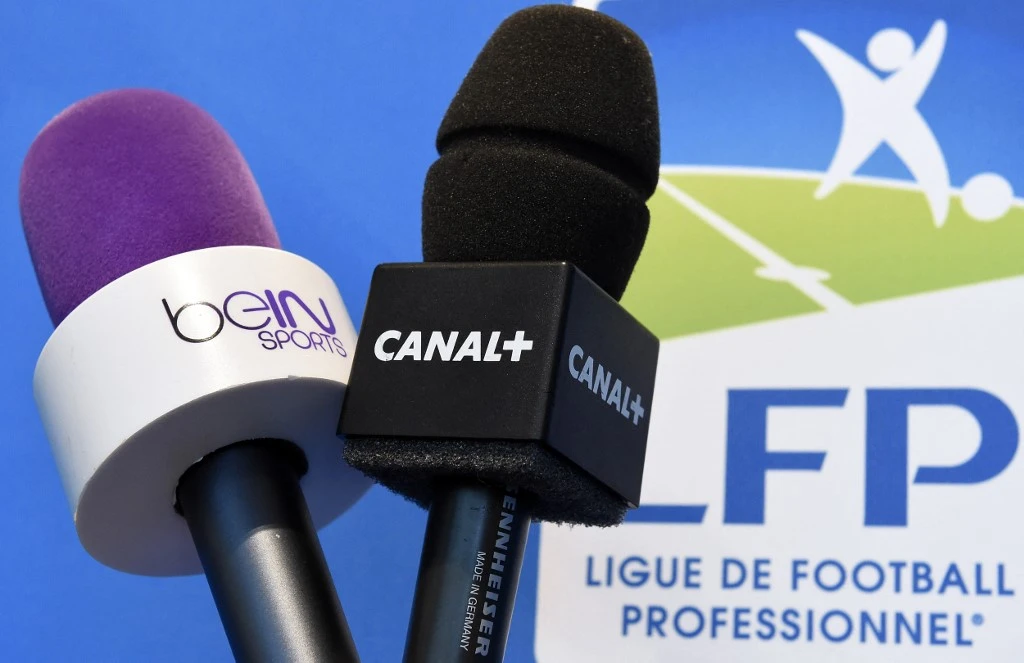 Droits TV pour le foot: Amazon à l'offensive, Canal+ en défense