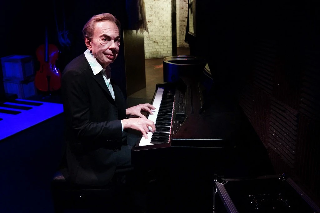 Un célèbre compositeur britannique prêt à défier les consignes gouvernementales