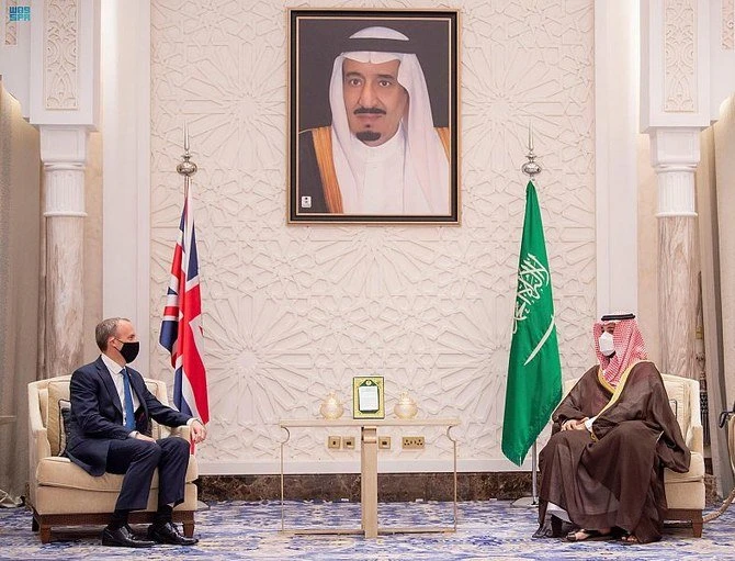 Mohammed ben Salmane reçoit Dominic Raab à Neom