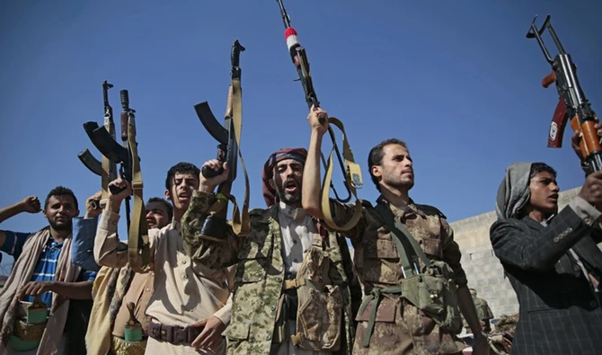 Le principal responsable militaire américain dans le Moyen-Orient a exhorté la milice houthie, soutenue par l'Iran, à mettre de côté son orgueil; il lui demande de renoncer à rechercher une solution militaire au problème du Yémen. (AP/File)