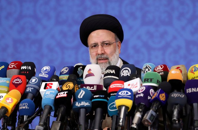 Le président iranien élu Ebrahim Raïssi s'exprime lors d'une conférence de presse à Téhéran, le 21 juin 2021. (Majid Asgaripour/West Asia News Agency via REUTERS)