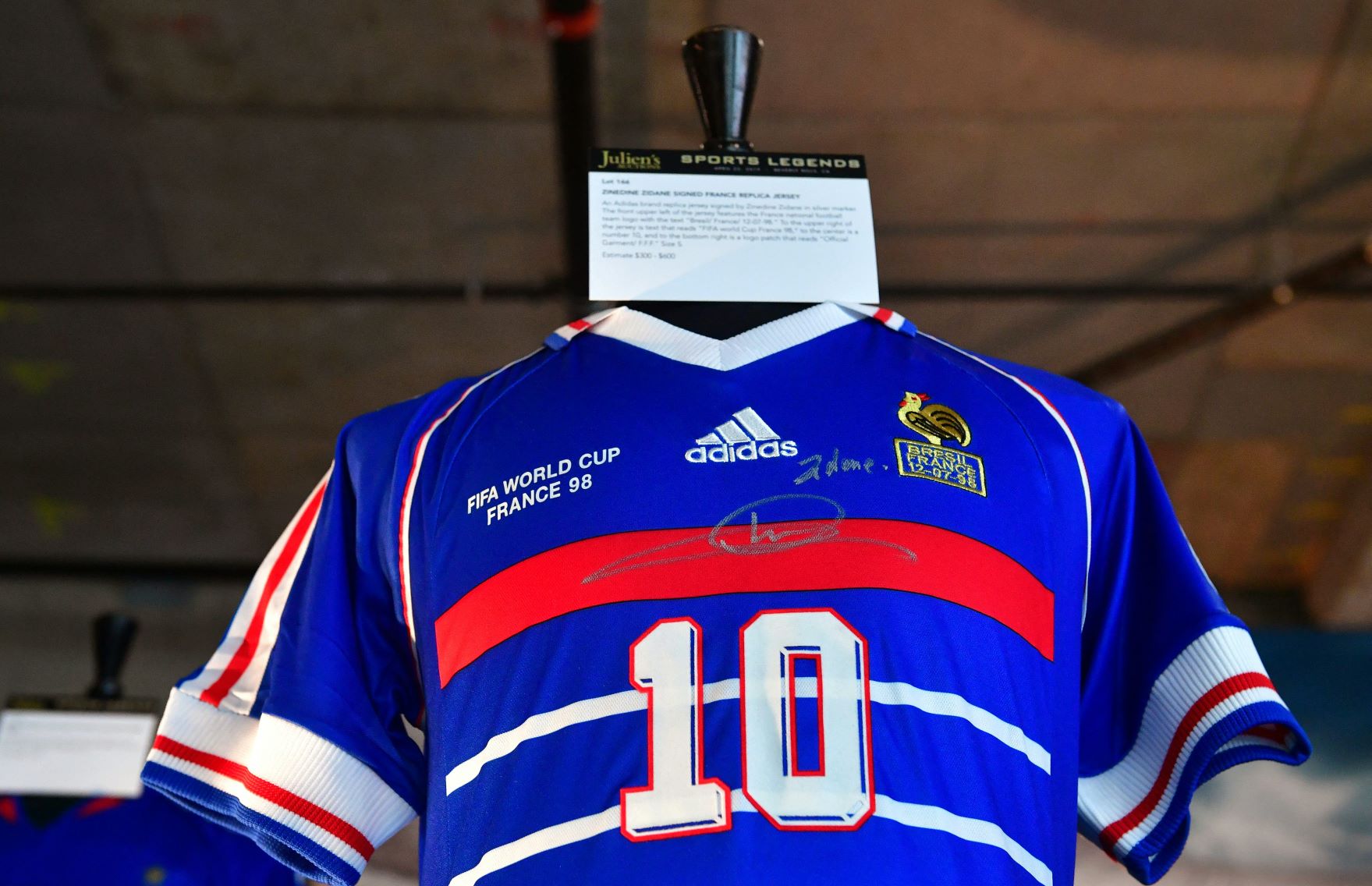 Un maillot de Zidane pour France-Brésil 98 vendu à plus de 100 000 dollars aux enchères