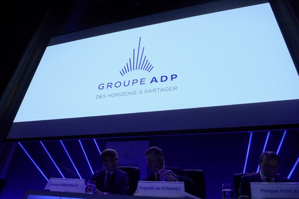 Grève aux aéroports de Paris: vols retardés et négociations en cours