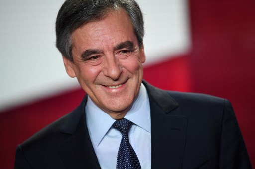 L'ancien Premier ministre français François Fillon lors de l'émission télévisée politique "Vous avez la parole" sur le plateau de la chaîne de télévision française France 2, le 30 janvier 2020. (Martin Bureau/AFP)
