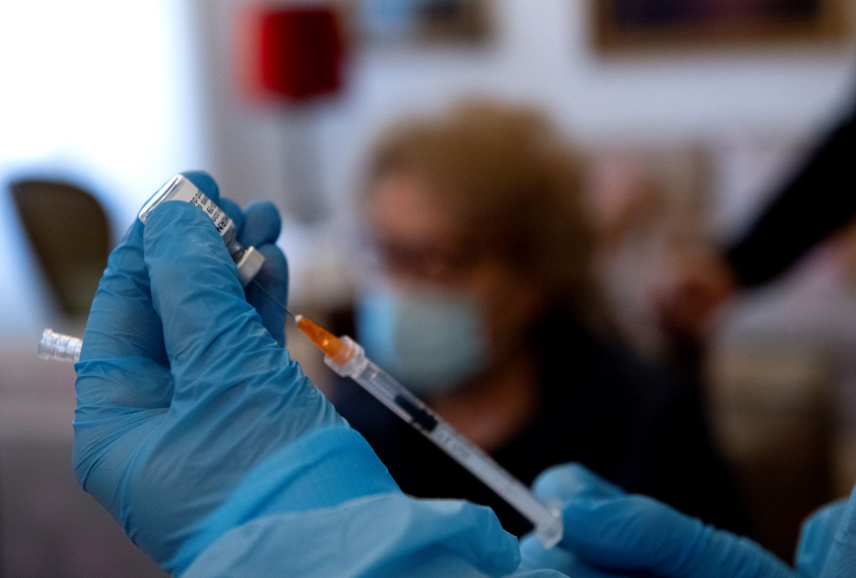 Covid-19: le cas inédit d'une nonagénaire belge contaminée par deux variants