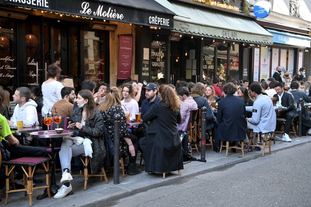 Pass sanitaire: les restaurateurs refusent de supporter les indemnités de licenciement de salariés réfractaires