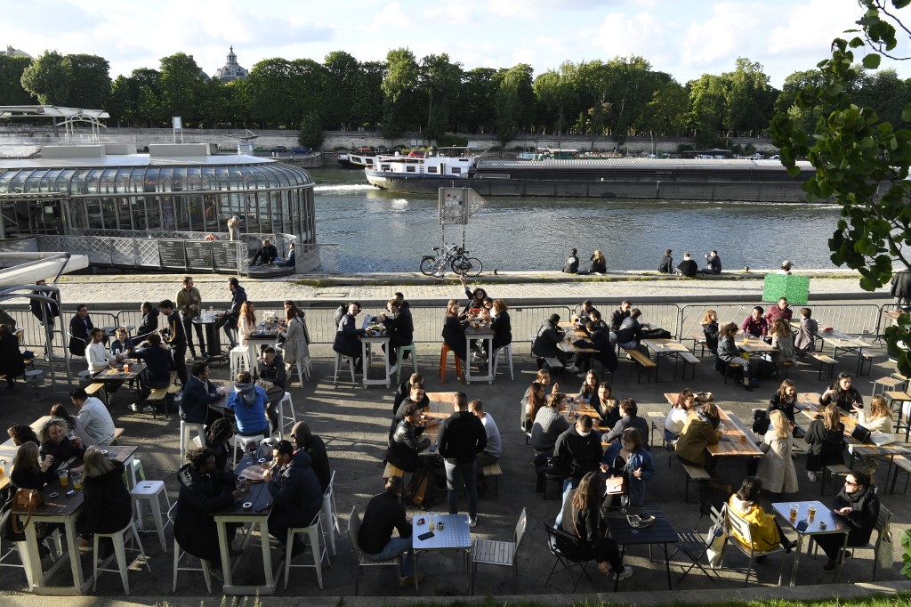 Touristes étrangers à Paris: peu d'annulations mais chute des réservations