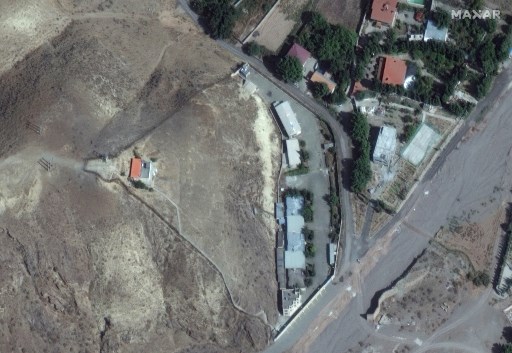 Cette imagerie satellite publiée par Maxar Technologies, prise le 15 octobre 2020, montre une vue rapprochée de la prétendue installation nucléaire de Sanjarian, à l'est de la capitale iranienne Téhéran. (Image satellite © 2021 Maxar Technologies / AFP)