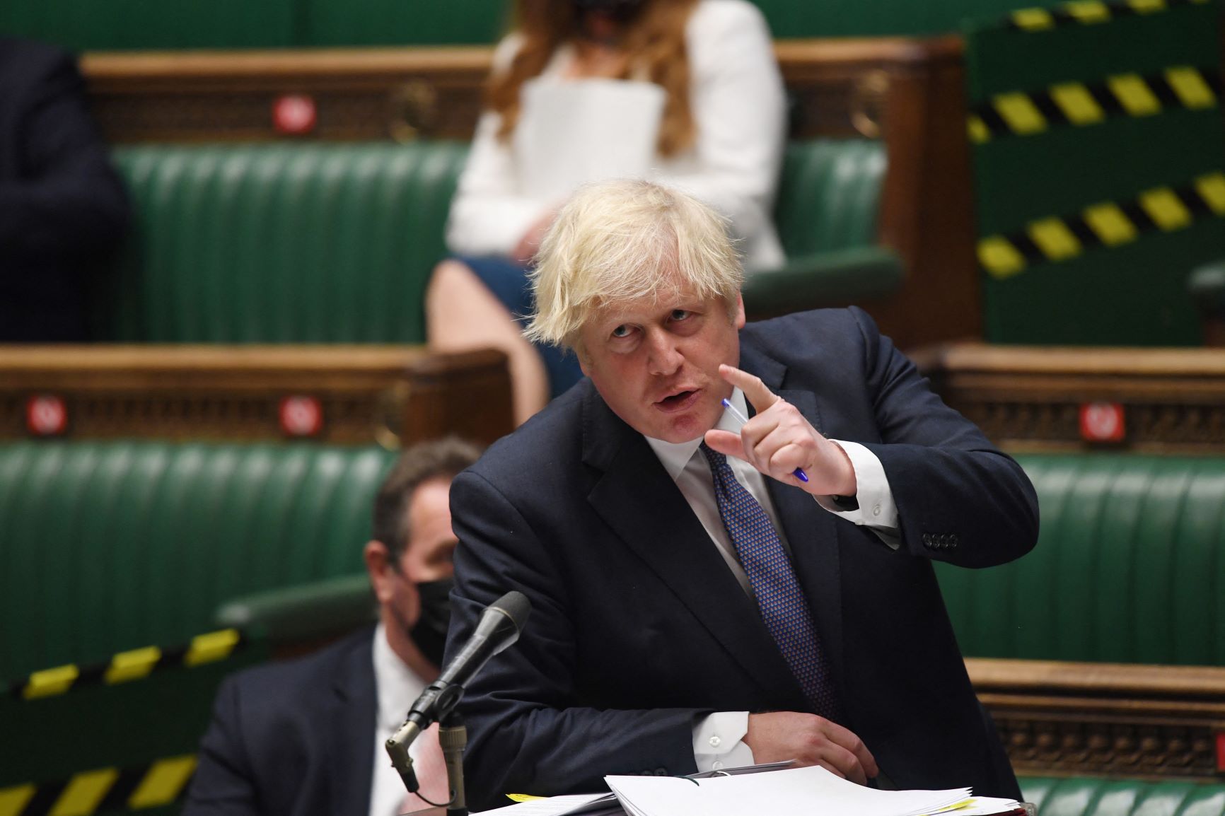 Covid: Johnson lève le voile sur la fin de la plupart des restrictions en Angleterre