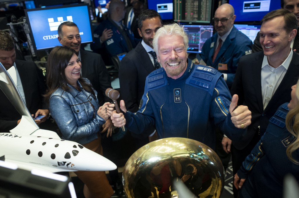 Tourisme spatial: le match Virgin Galactic contre Blue Origin