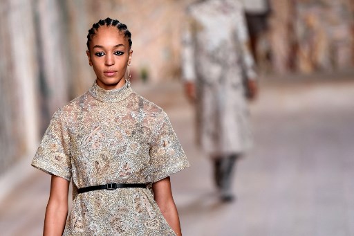 Dior titille les sens dans son défilé haute couture