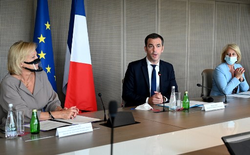 Covid-19: semaine décisive en France pour faire barrage à une 4e vague