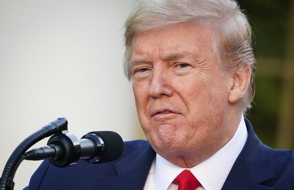 Trump annonce une plainte contre Facebook, Twitter, Google et leurs patrons