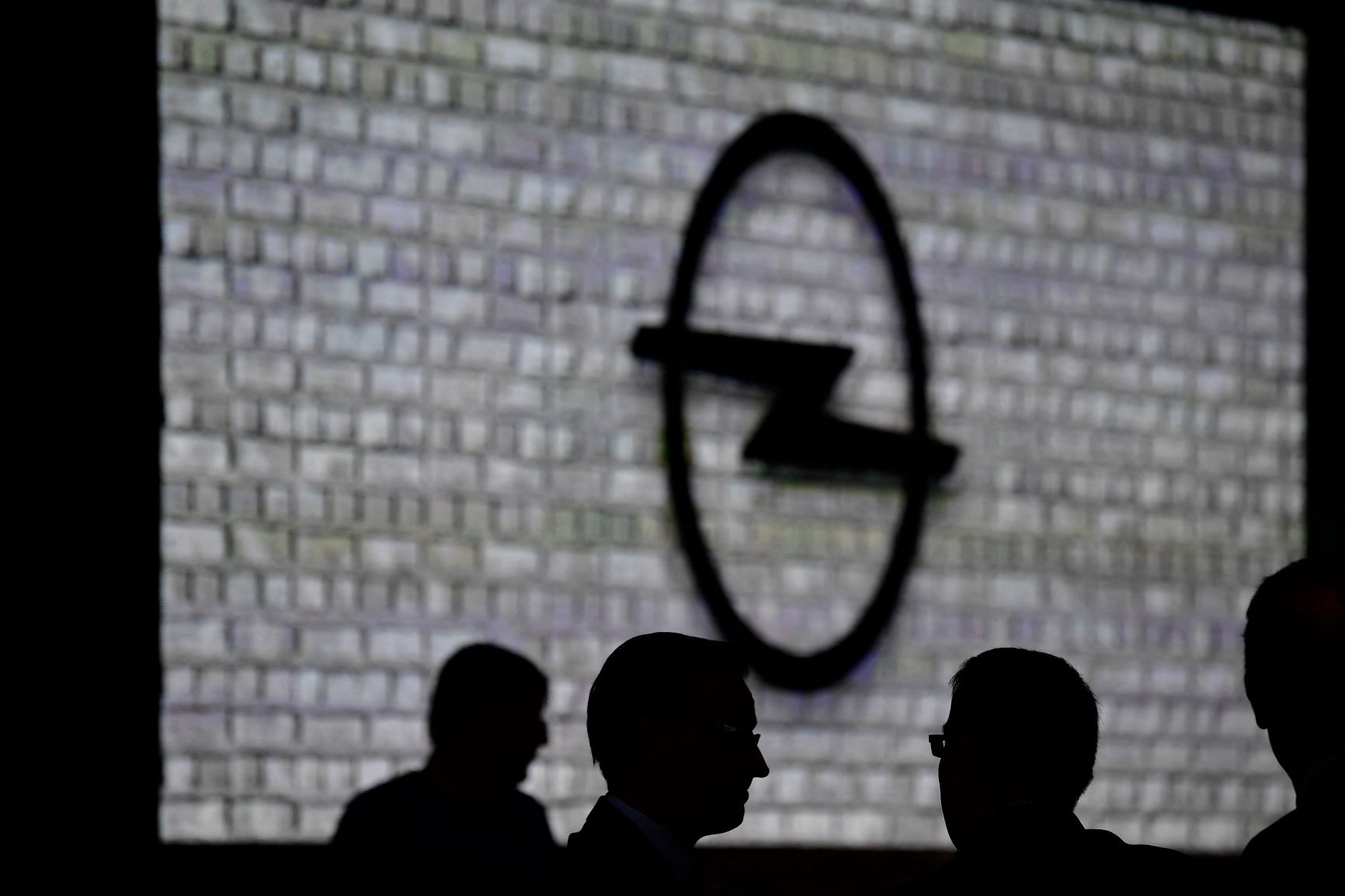 Opel 100% électrique, 3e usine de batteries: Stellantis sort les griffes