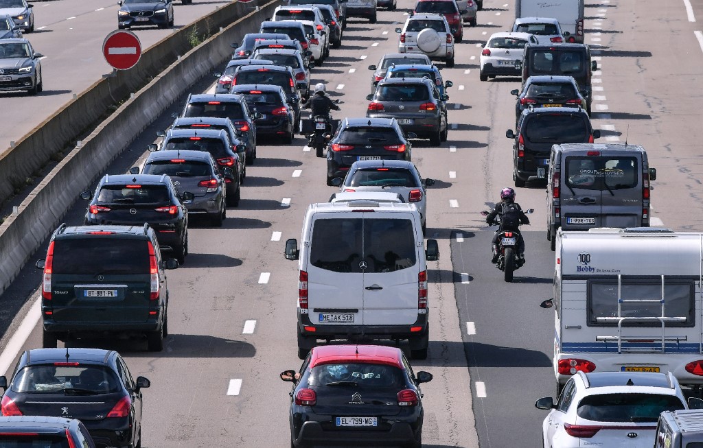 Départs en vacances: 1 100 km de bouchons cumulés à la mi-journée