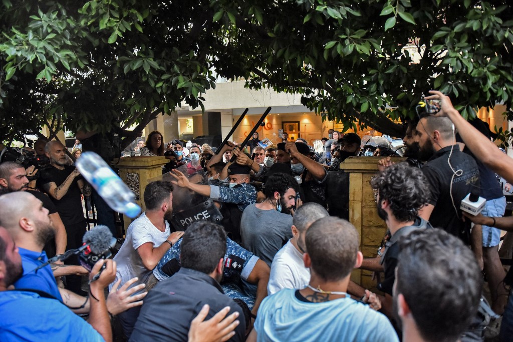 Liban: heurts entre policiers et manifestants, des blessés