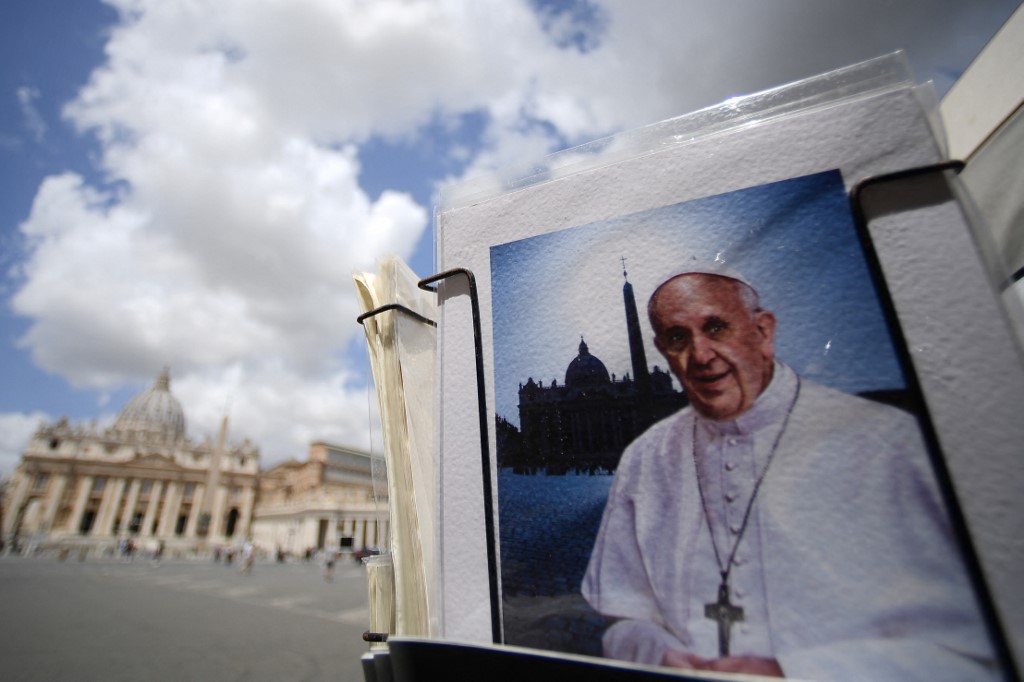 Le pape François quitte l'hôpital après son opération