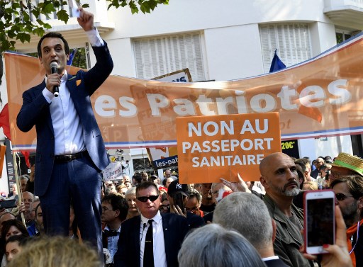 «Dictature sanitaire»: les «covidosceptiques» de la manif' parisienne