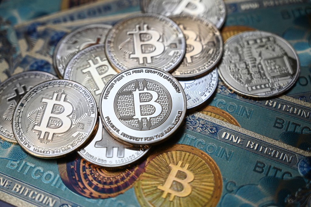 Le bitcoin intéresse les géants de la tech, le prix bondit