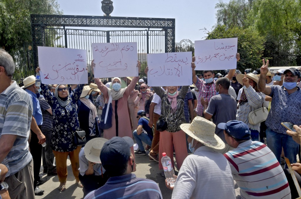 Les mesures prises par le président plongent la Tunisie dans l'inconnu