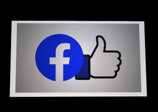 Les Algériens, les réseaux sociaux et la presse