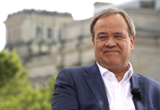 Armin Laschet, le favori conservateur pour succéder à la chancelière Angela Merkel aux élections allemandes du 26 septembre, a reconnu le 30 juillet 2021 avoir commis des "erreurs" après être devenu le deuxième grand candidat à être accusé de plagiat. (Adam Berry/AFP)